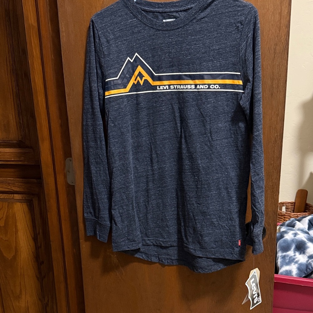 Levi's long sleeve shirt nwt